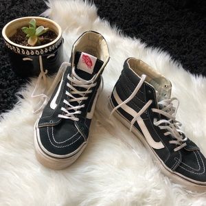 NEVER WORN Vans Sk8 Highs